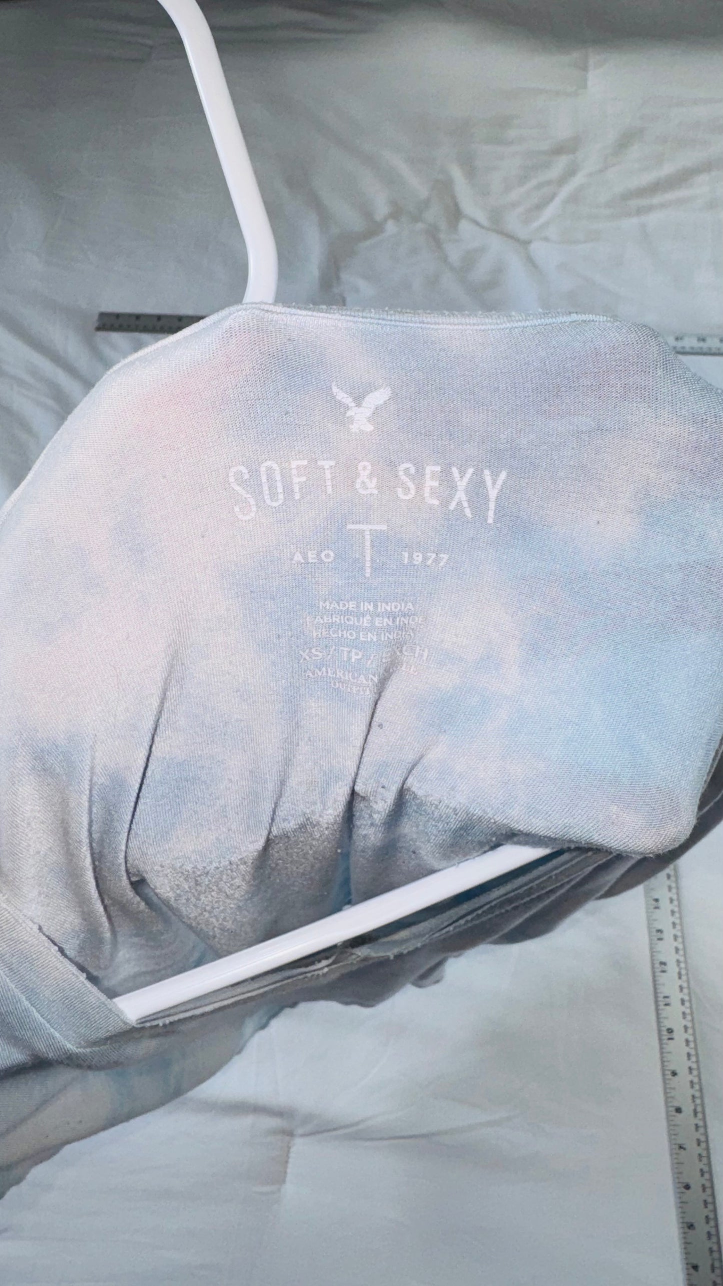 American Eagle Soft & Sexy Tie-Dye V-Neck Tee - SM