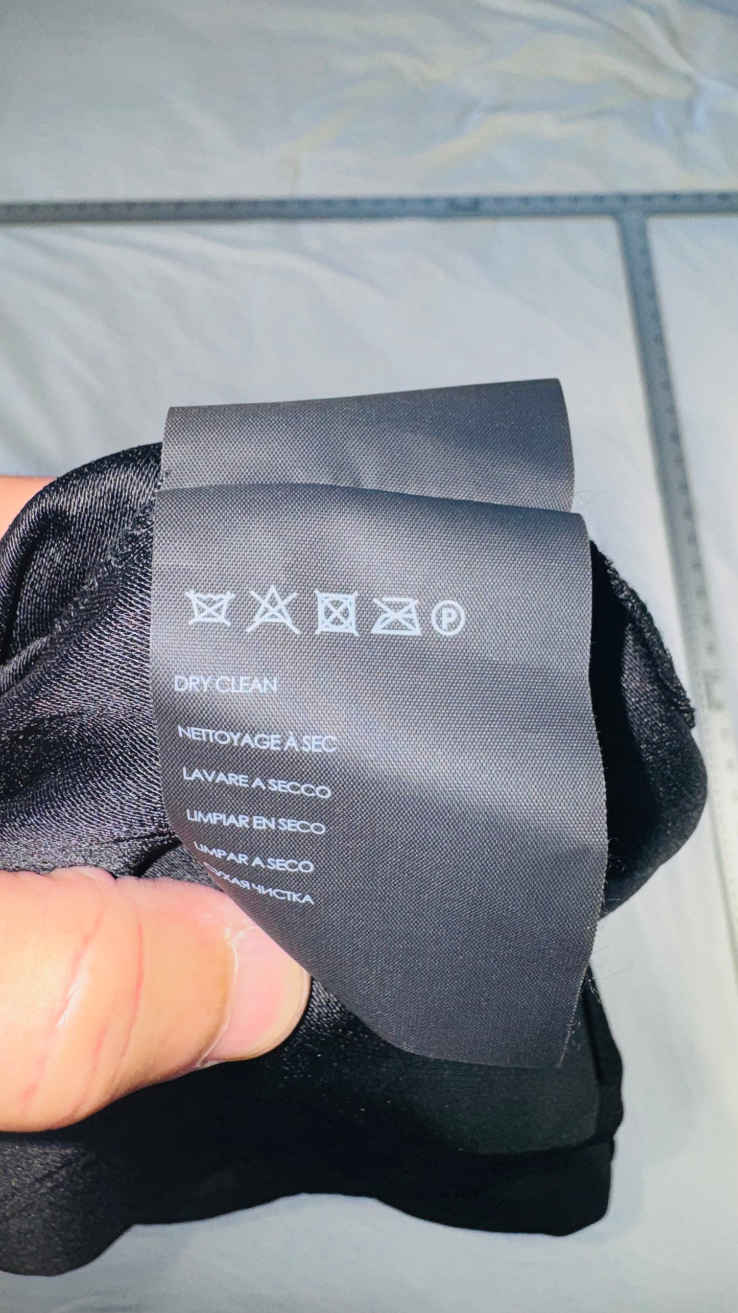 Club Monaco Black Keyhole Long Sleeve Blouse - SM - NWT