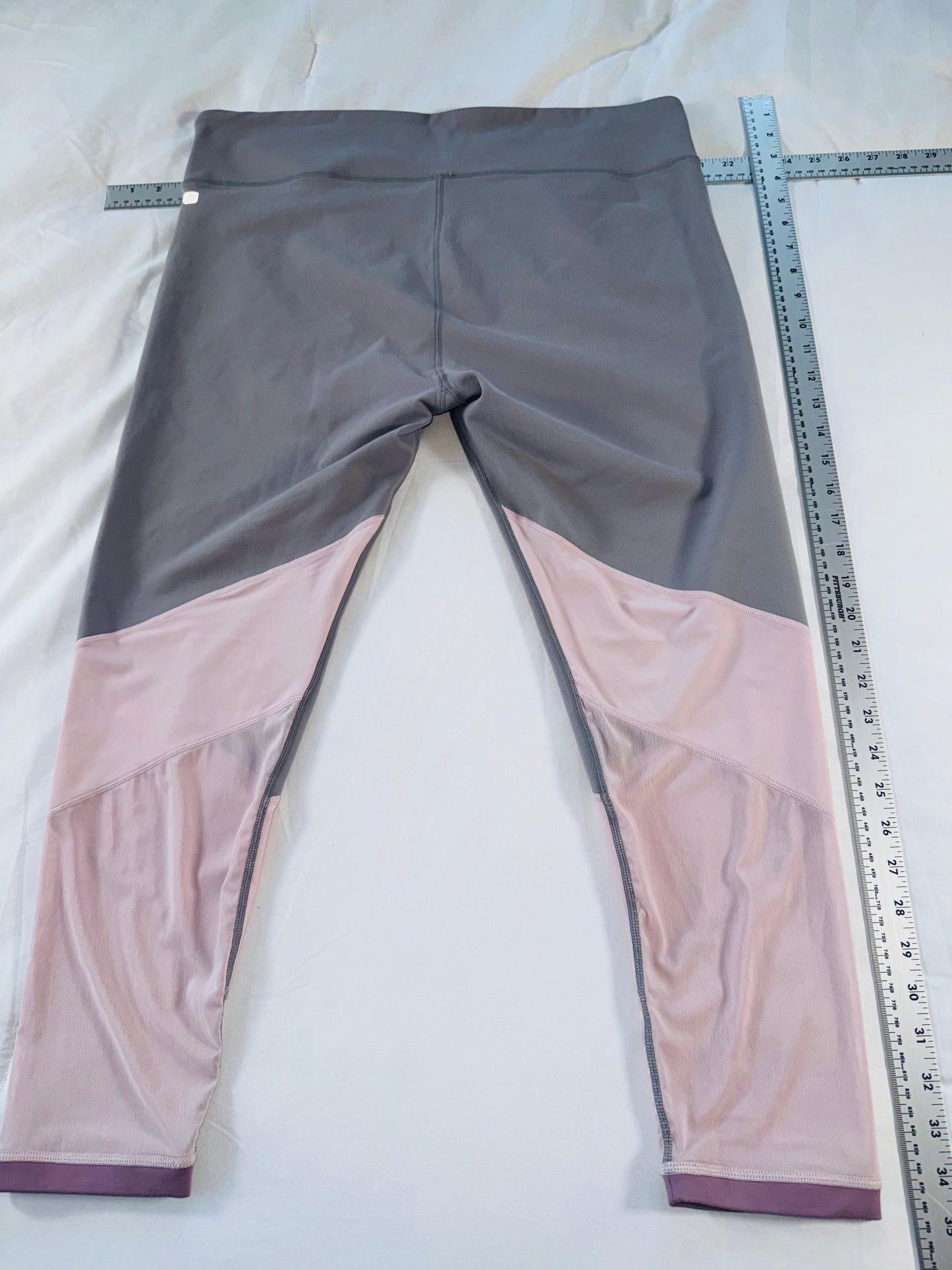Fabletics Pink and Grey Colorblock Cropped Leggings - High Rise Workout Capri - XXL