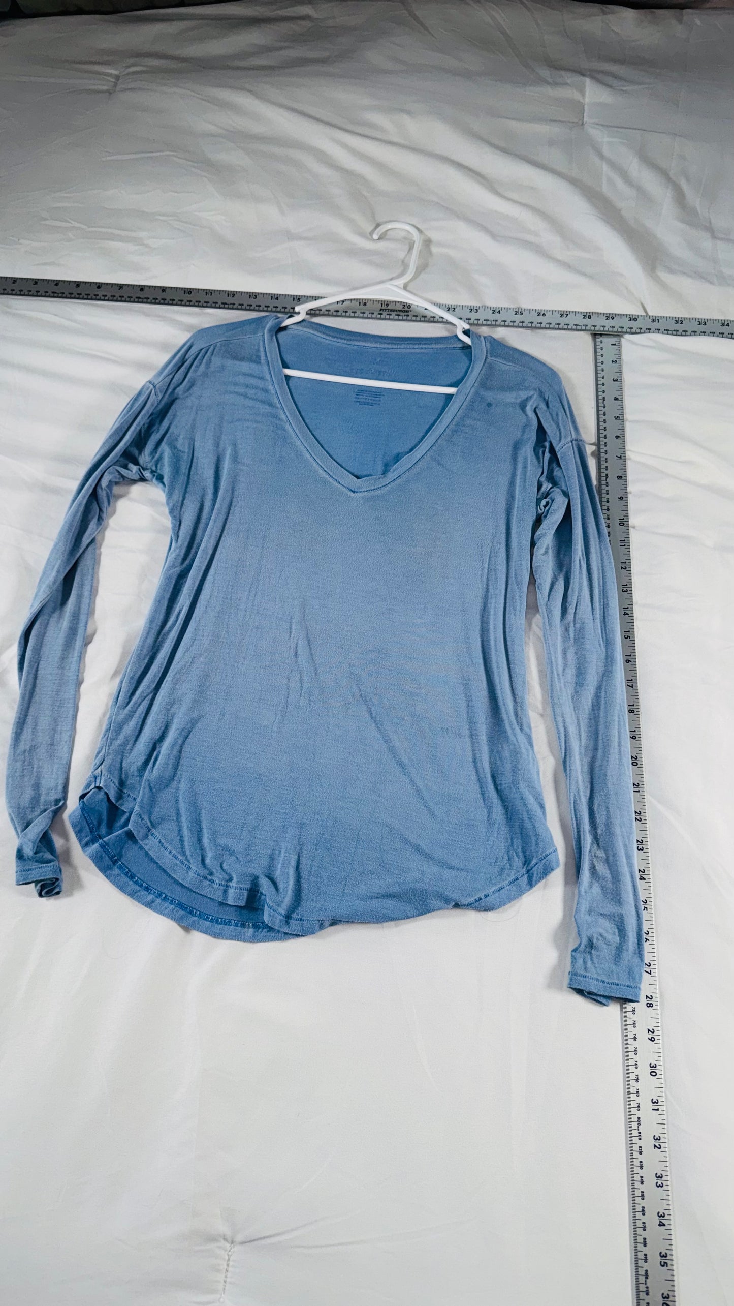 Soft & Sexy American Eagle Blue Long Sleeve V-Neck Tee - XS