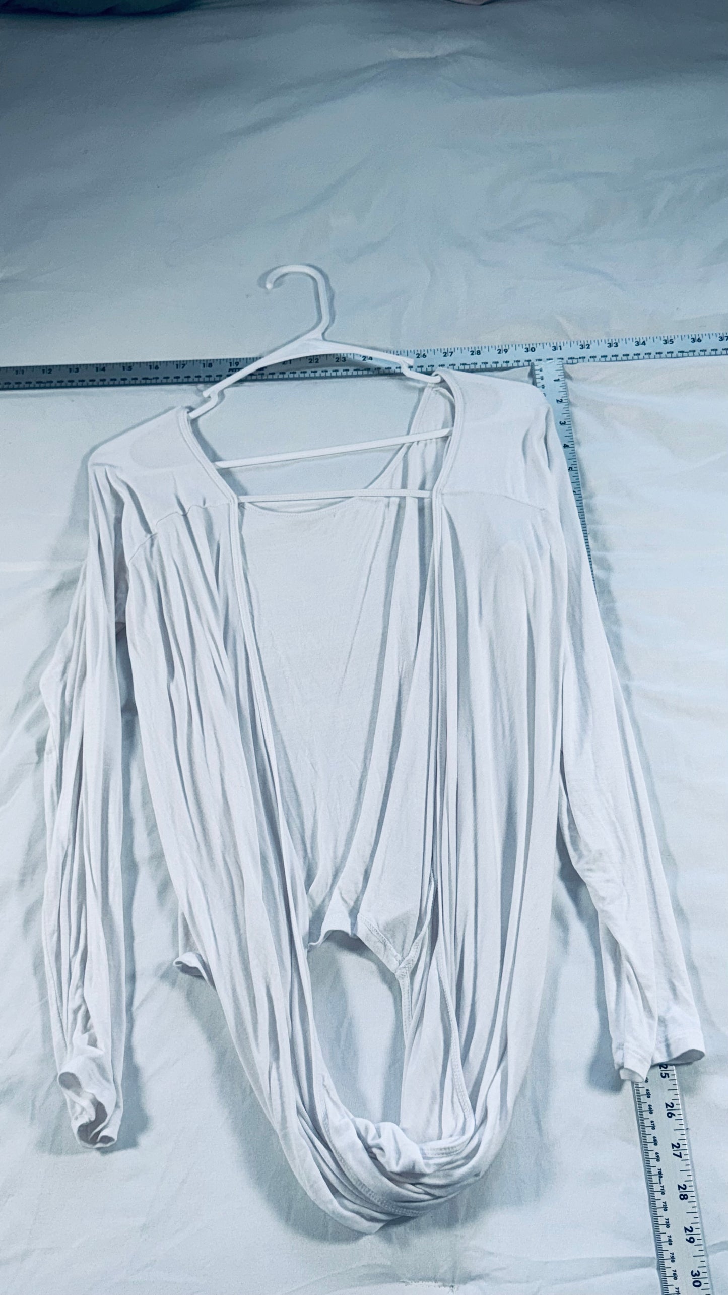 Zyia Active White Long Sleeve Twist Front Top - Crisscross Neckline - SM