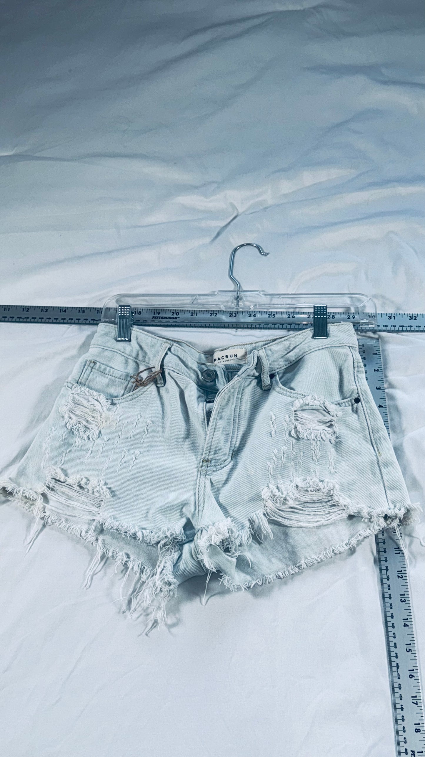 PacSun Light Wash Distressed Denim Shorts - High Rise Size 24 (PacSun sizing)