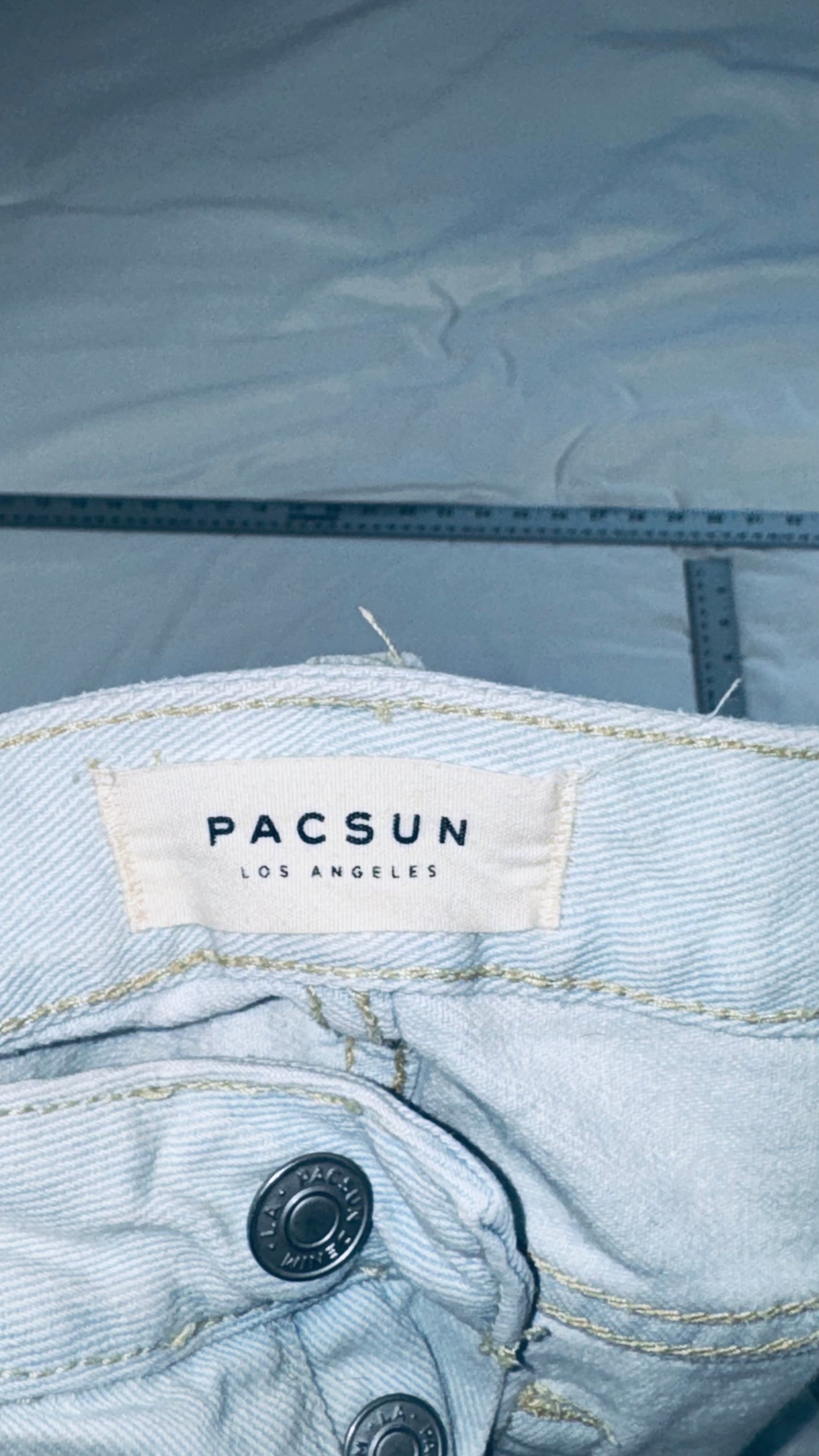 PacSun Light Wash Distressed Denim Shorts - High Rise Size 24 (PacSun sizing)