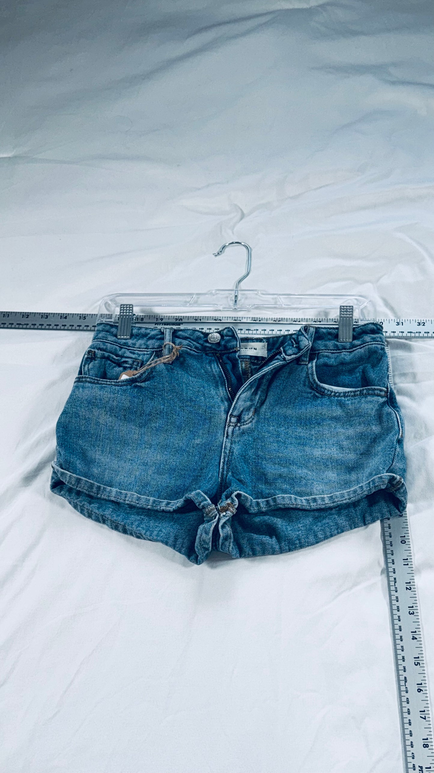 PacSun High Rise Light Wash Denim Shorts - Size 23 (PacSun sizing)