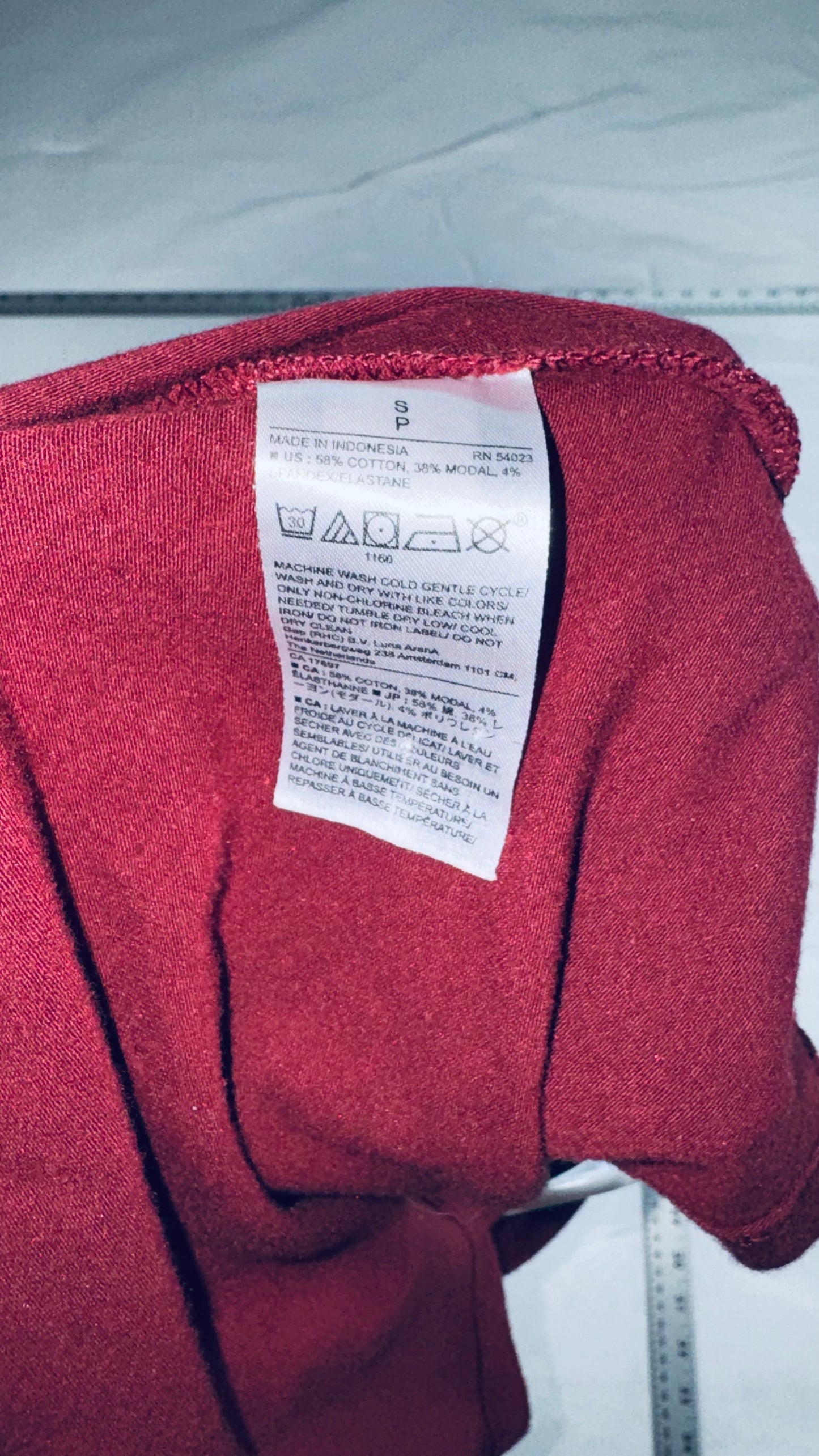 Banana Republic Timeless Tee Burgundy Sleeveless Henley Top - SM